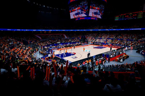 主场95-85治服吉林，上海久事男篮收成新赛季开门红